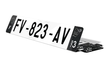Plaque immatriculation noire fond logo Guyane 973