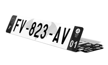 Plaque immatriculation noire fond logo Batman