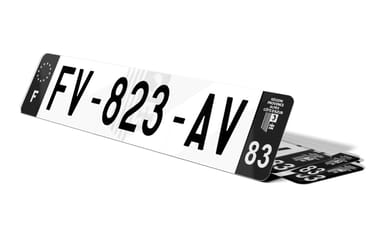 Plaque d'immatriculation noire fond logo Var