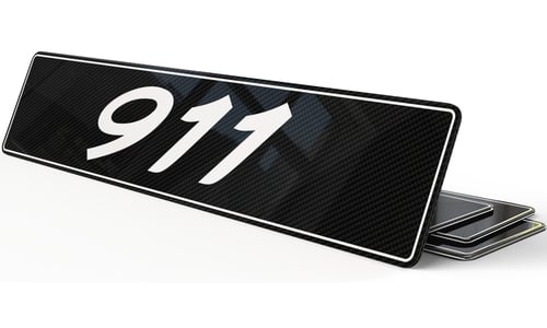 Plaque décorative Noire 911 Carbone liseré blanc
